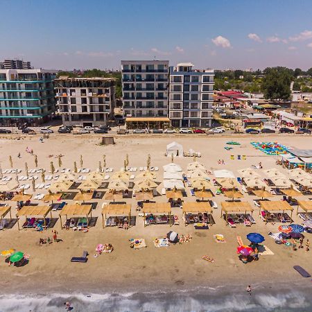 B&P Apartments Promenada Navodari Bagian luar foto