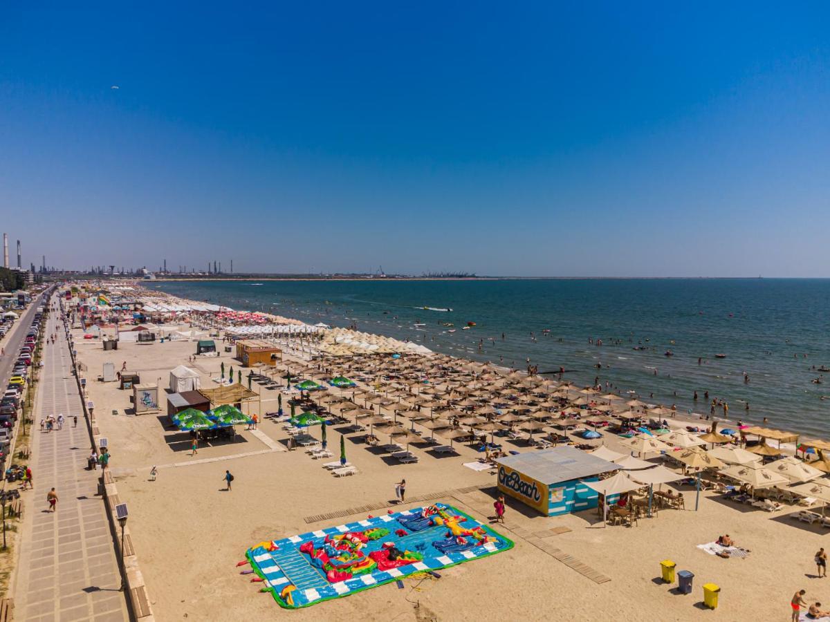 B&P Apartments Promenada Navodari Bagian luar foto