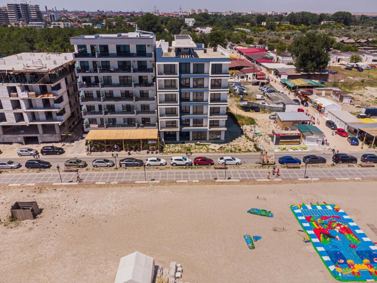 B&P Apartments Promenada Navodari Bagian luar foto