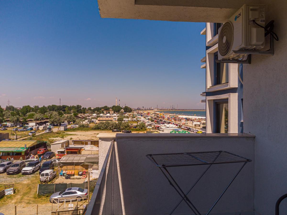 B&P Apartments Promenada Navodari Bagian luar foto