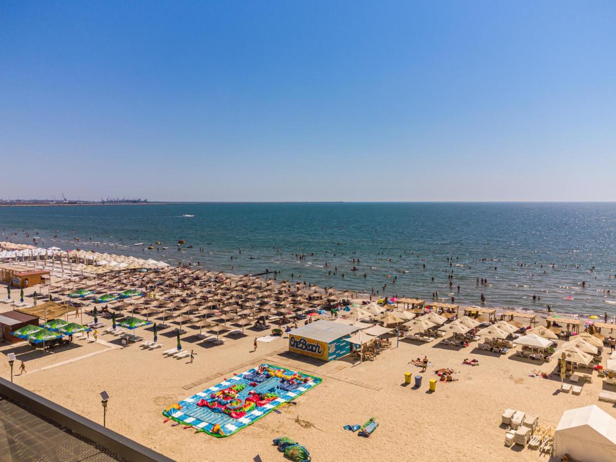 B&P Apartments Promenada Navodari Bagian luar foto