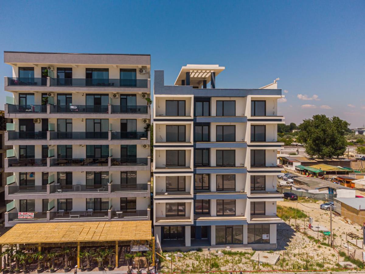 B&P Apartments Promenada Navodari Bagian luar foto